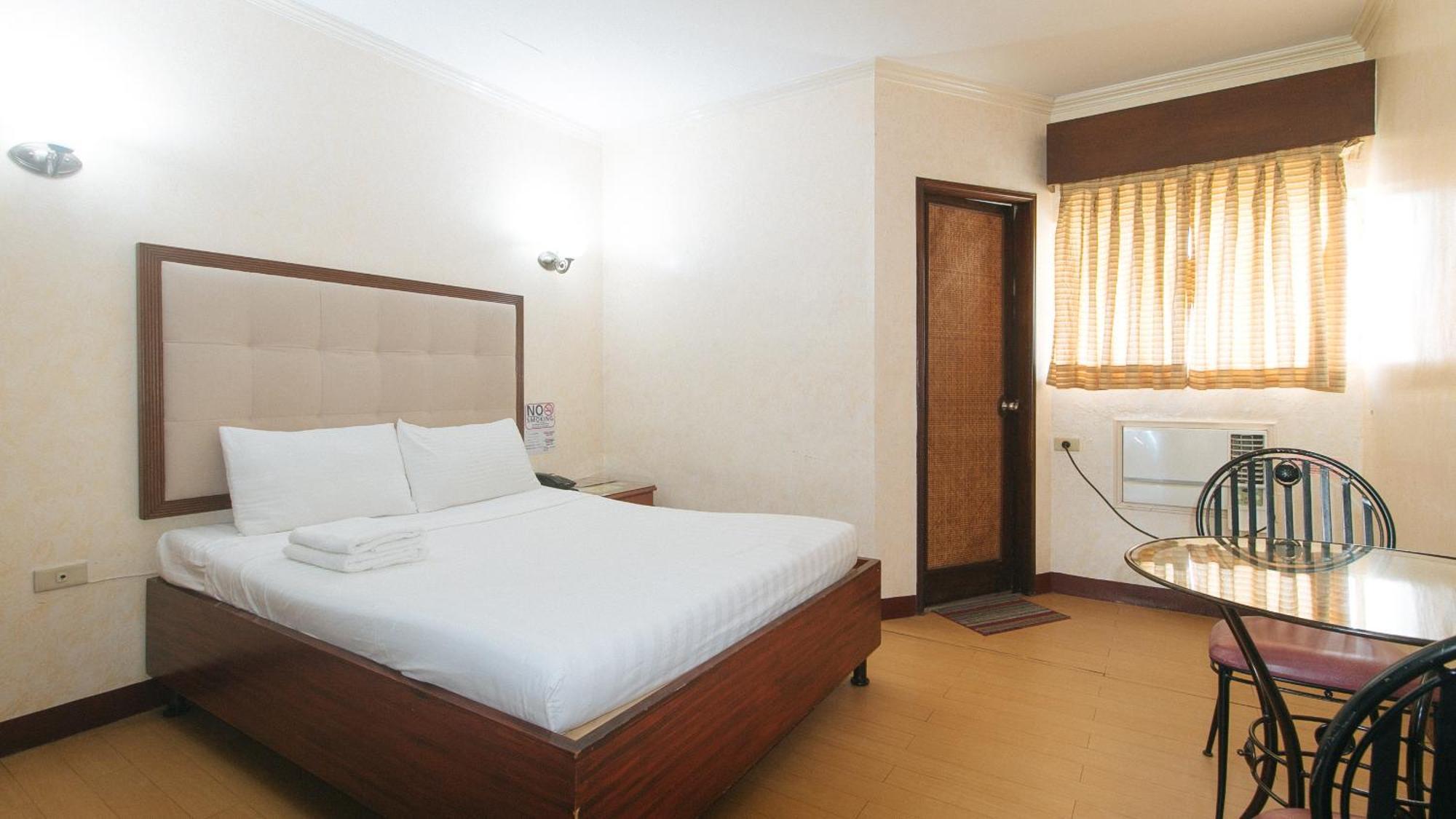 Bliss Hotel Dau Mabalacat Екстер'єр фото