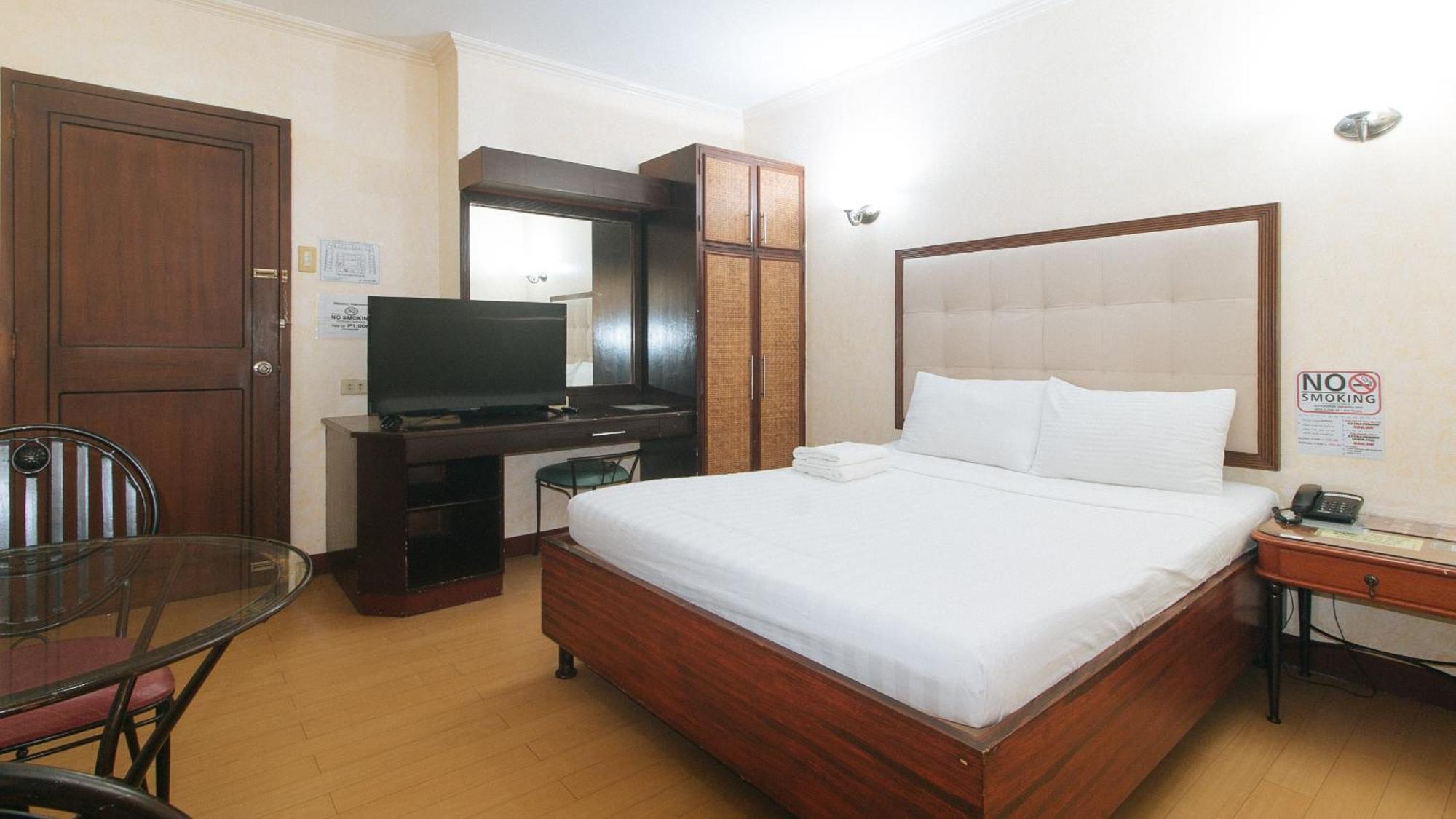 Bliss Hotel Dau Mabalacat Екстер'єр фото