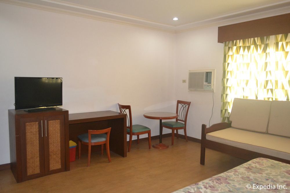 Bliss Hotel Dau Mabalacat Екстер'єр фото