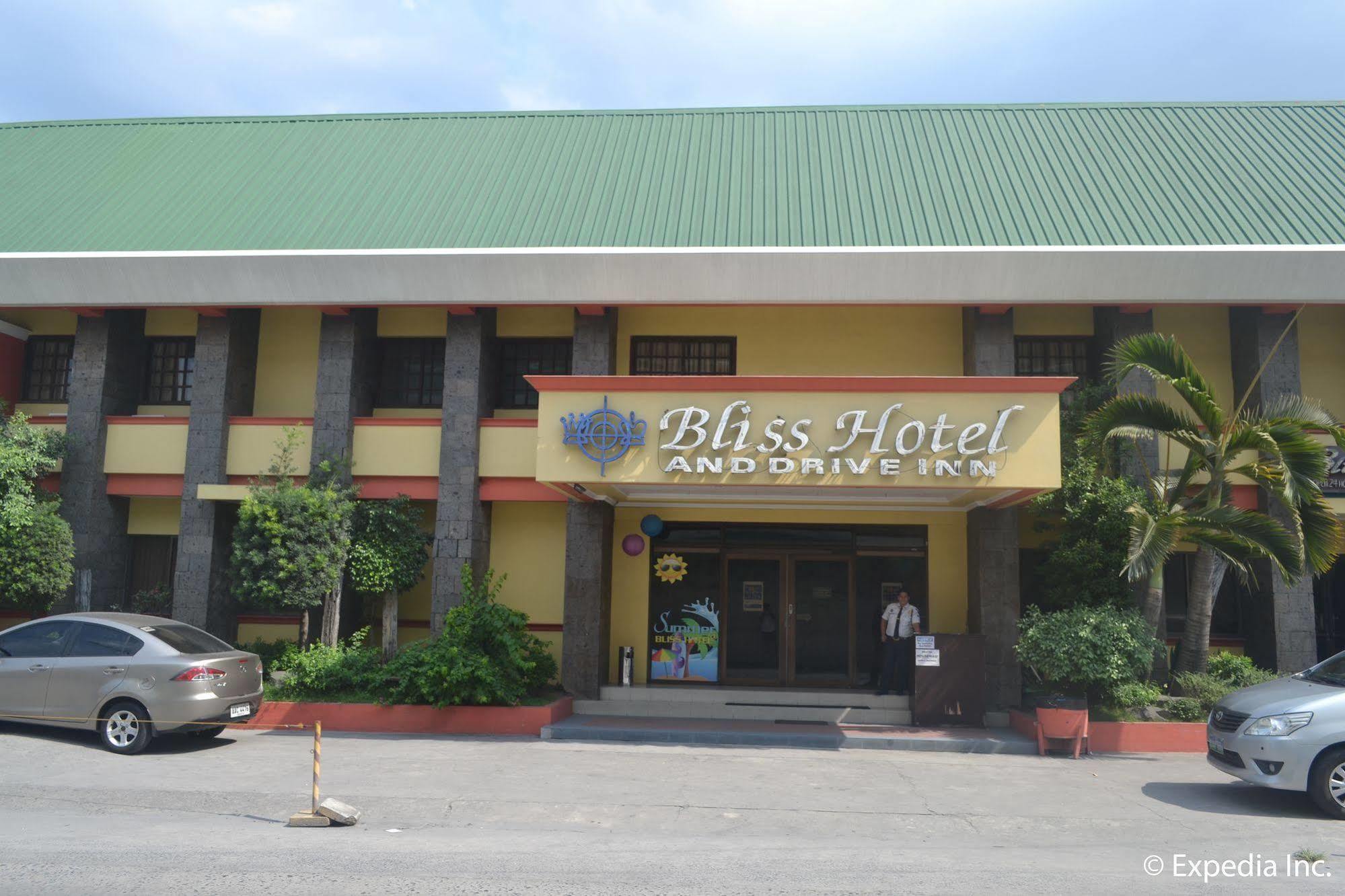 Bliss Hotel Dau Mabalacat Екстер'єр фото