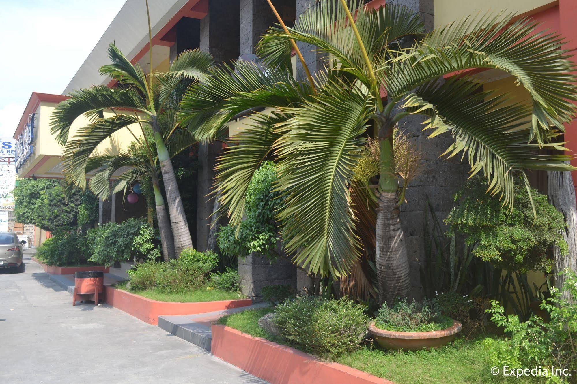 Bliss Hotel Dau Mabalacat Екстер'єр фото