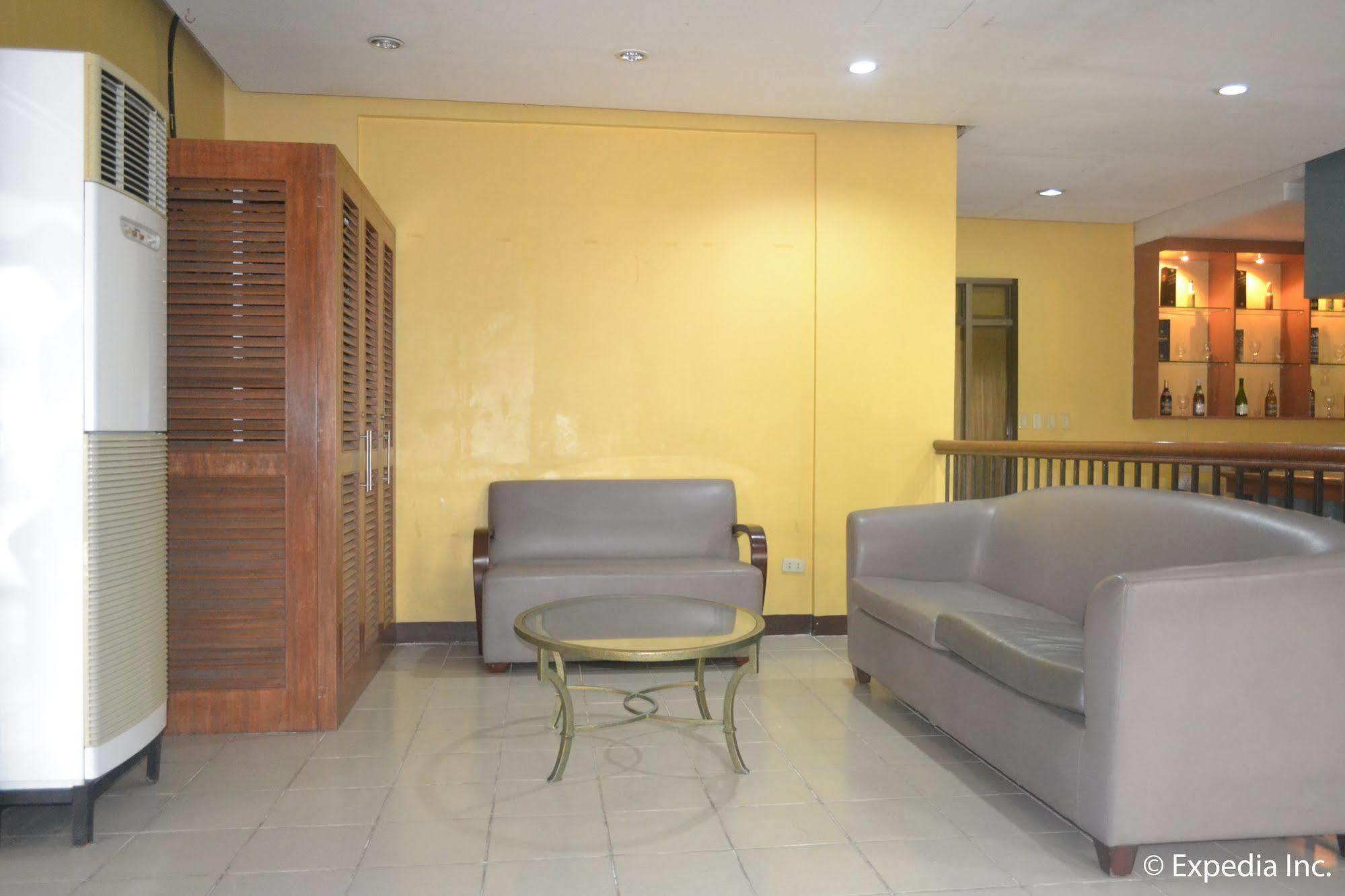 Bliss Hotel Dau Mabalacat Екстер'єр фото