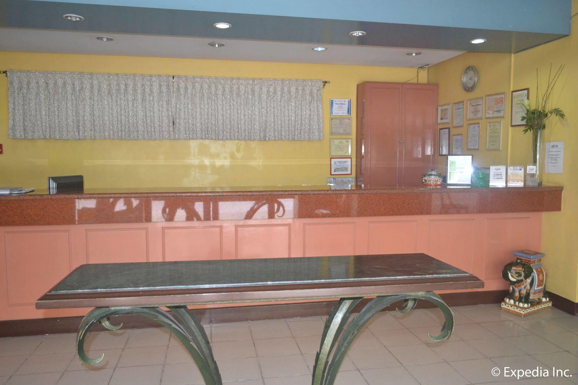 Bliss Hotel Dau Mabalacat Екстер'єр фото