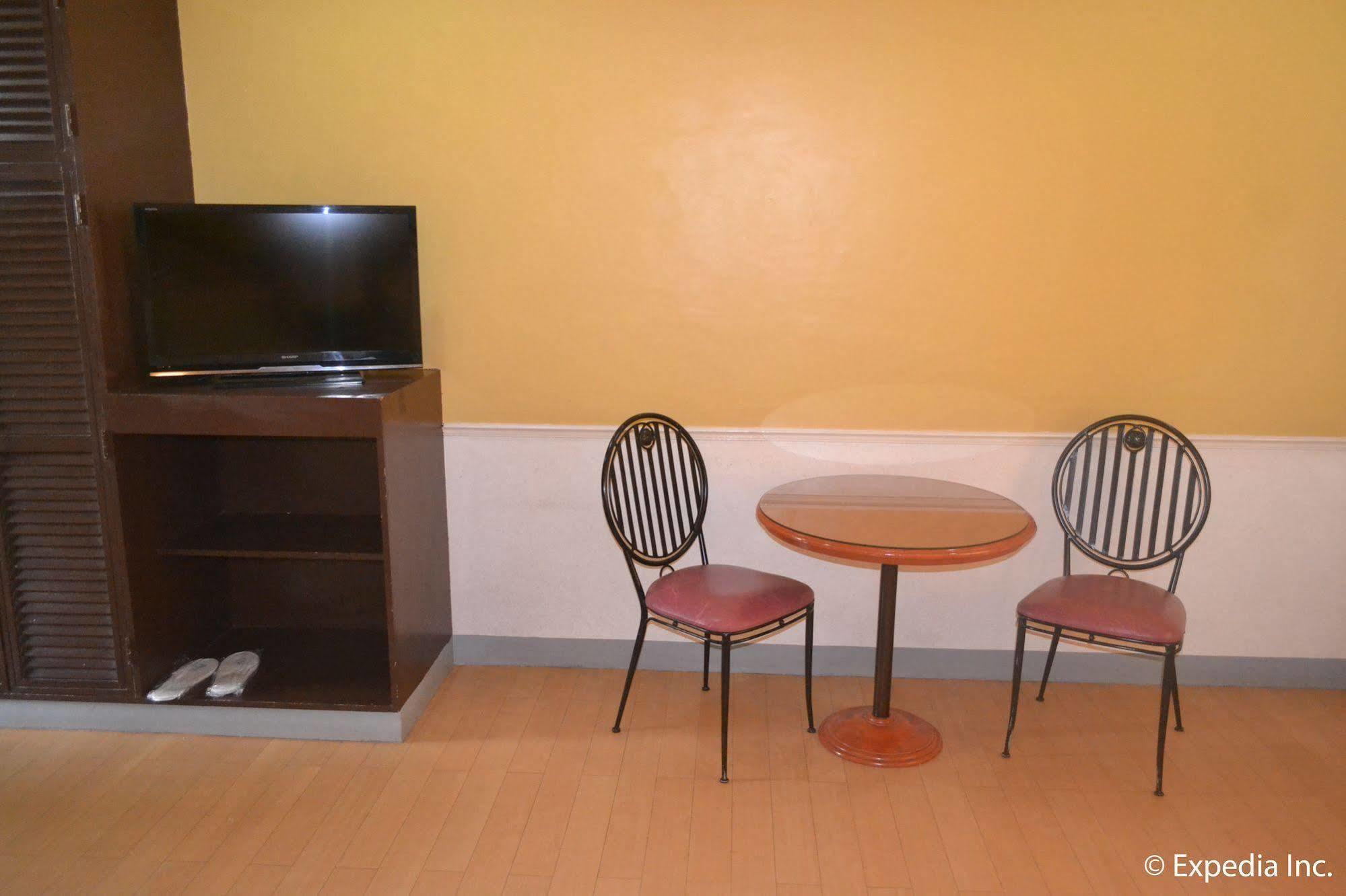 Bliss Hotel Dau Mabalacat Екстер'єр фото
