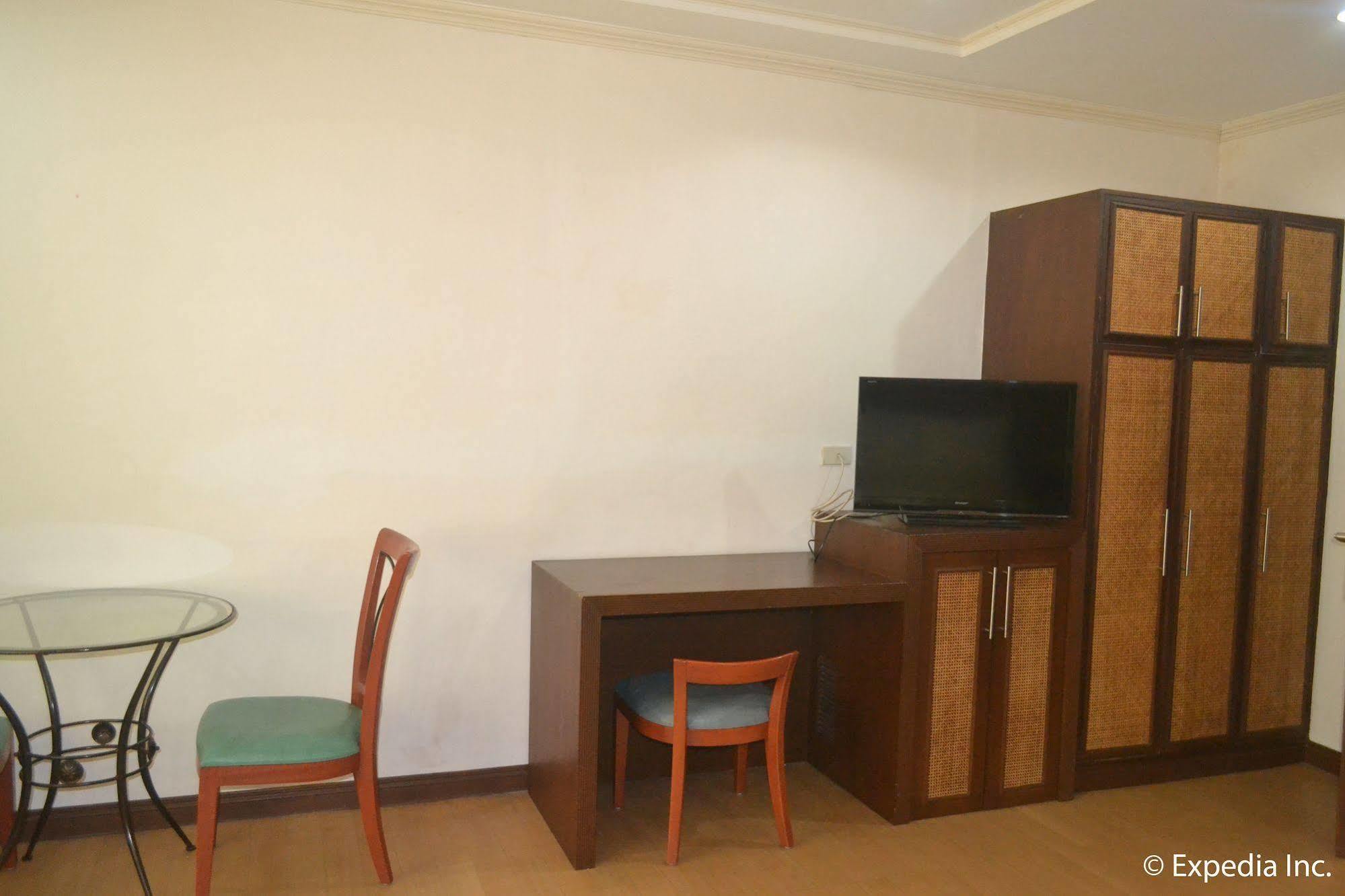 Bliss Hotel Dau Mabalacat Екстер'єр фото