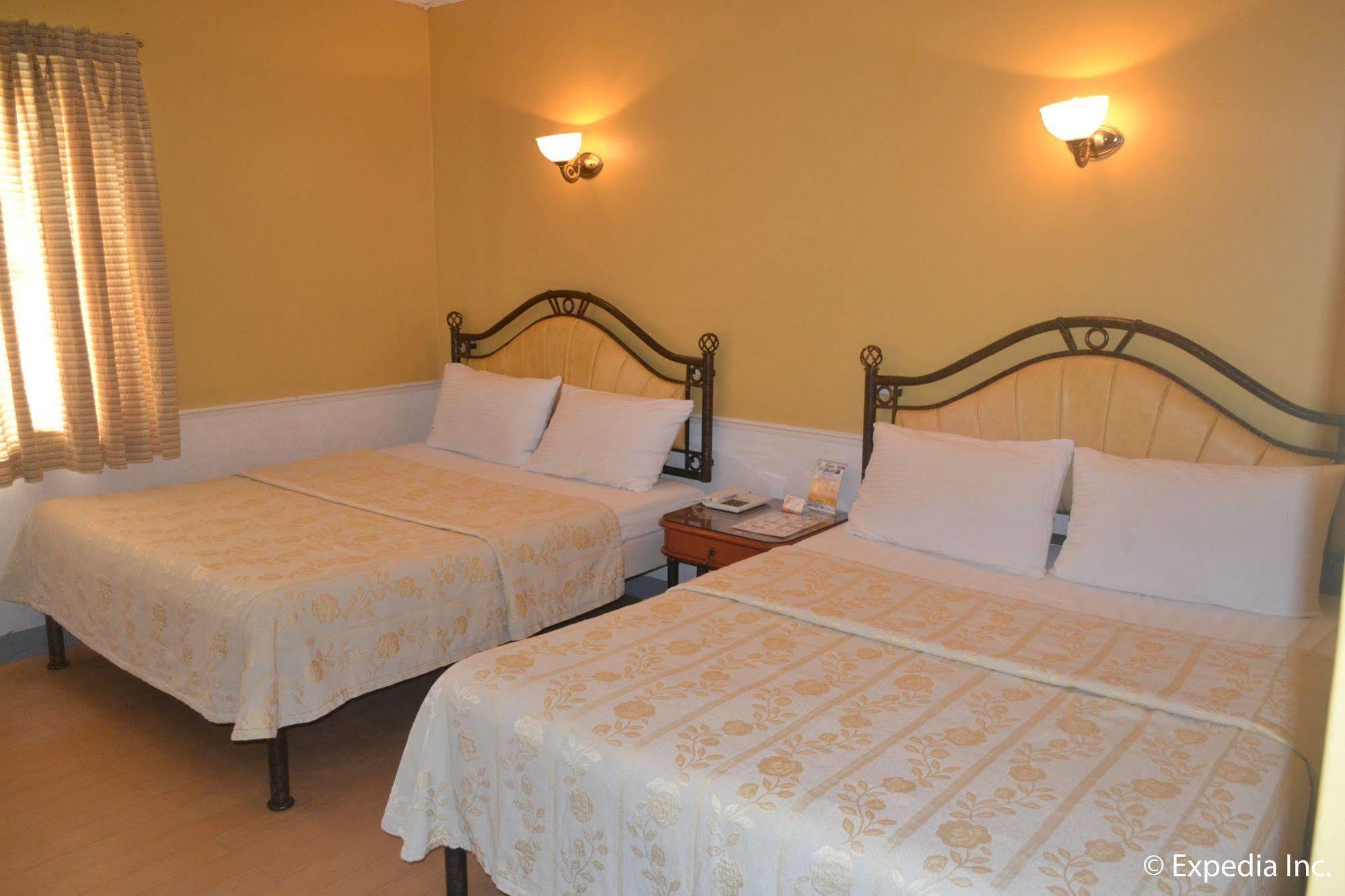 Bliss Hotel Dau Mabalacat Екстер'єр фото