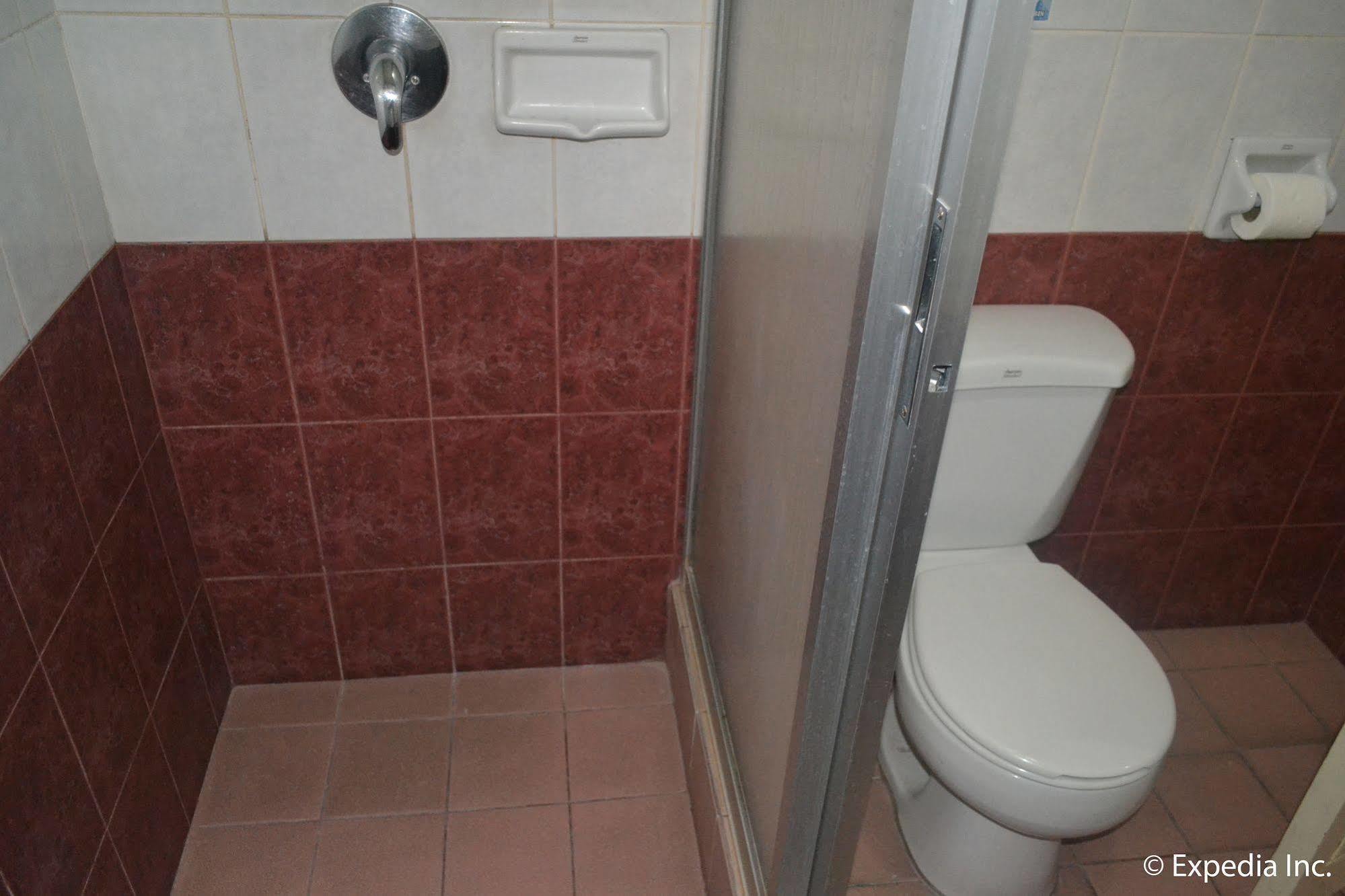 Bliss Hotel Dau Mabalacat Екстер'єр фото