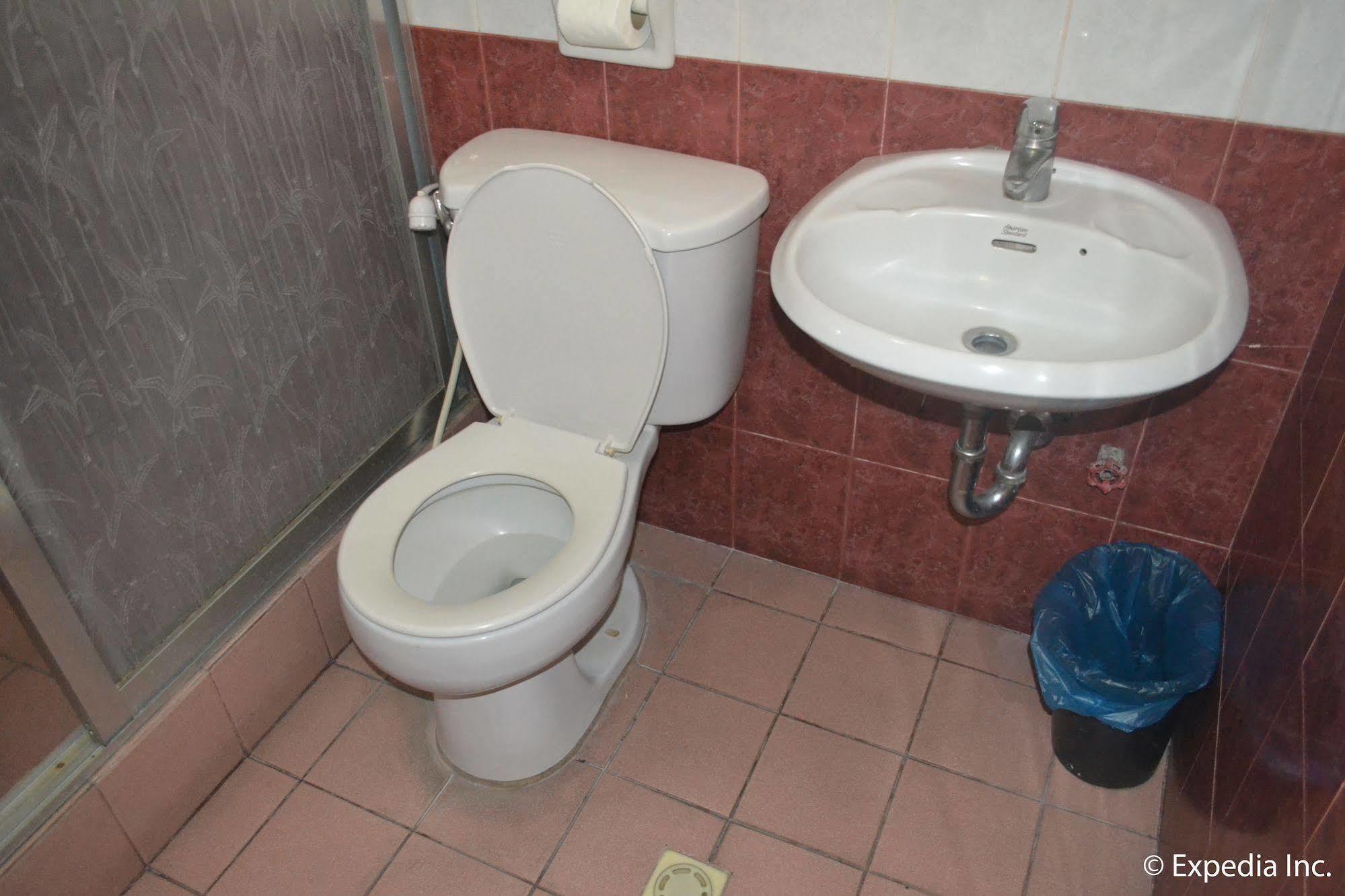Bliss Hotel Dau Mabalacat Екстер'єр фото