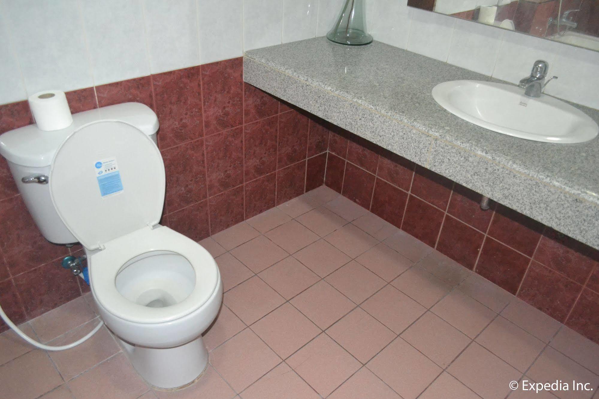 Bliss Hotel Dau Mabalacat Екстер'єр фото