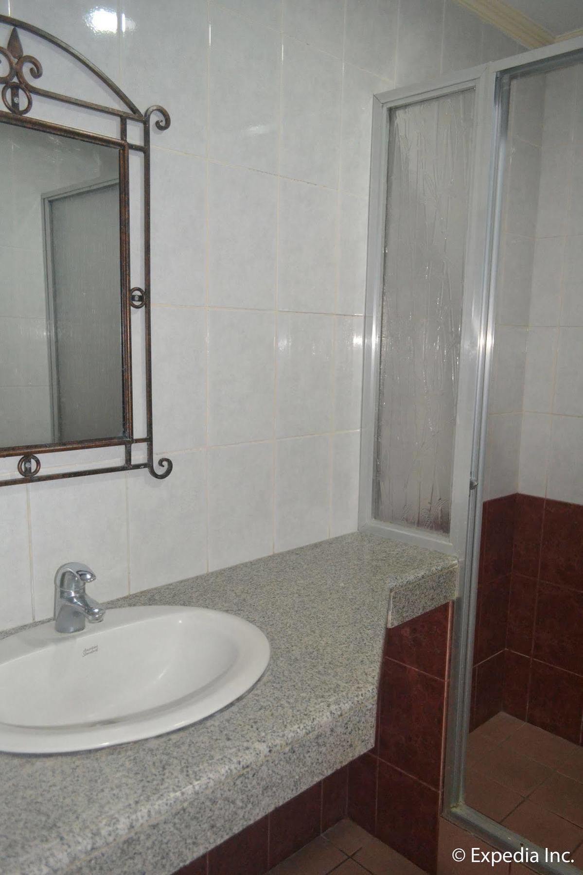 Bliss Hotel Dau Mabalacat Екстер'єр фото