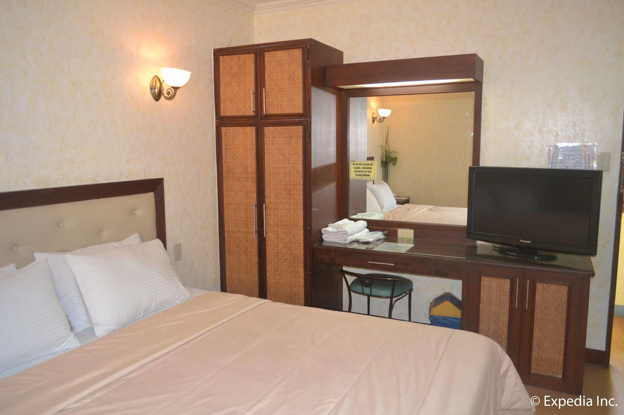 Bliss Hotel Dau Mabalacat Екстер'єр фото